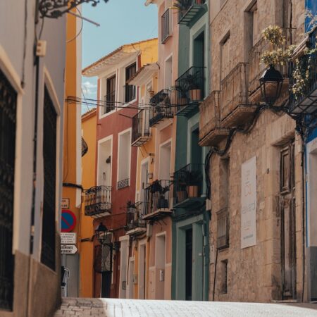 10 Essential Tips For Finding Housing in Spain (Everything You Need To Know)